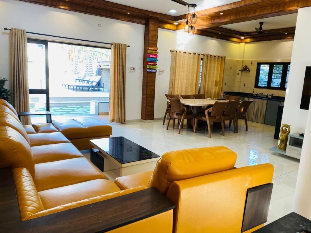 Aqua Villa Luxury Home Stay Лонавала Екстериор снимка